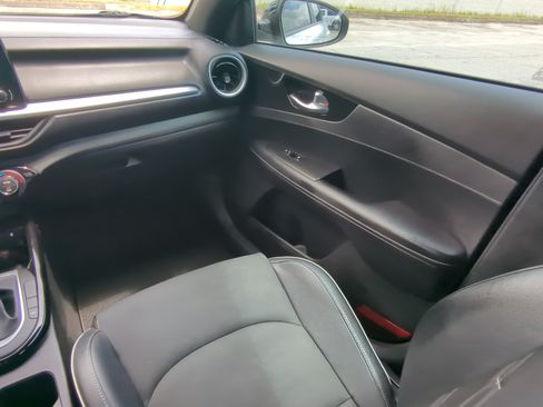 Used 2022 Kia Forte GT-Line w/ GT-Line Premium Package FWD image 14