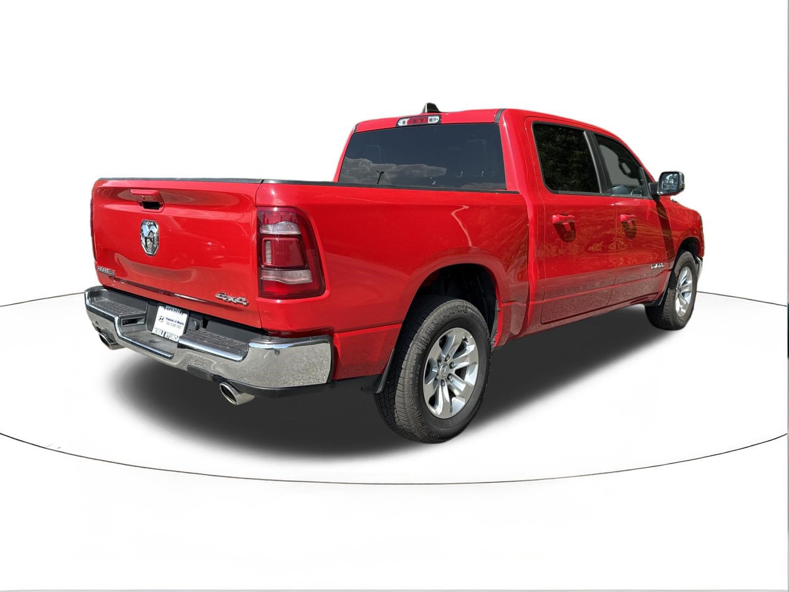Used 2024 RAM 1500 Laramie AWD/4WD image 3