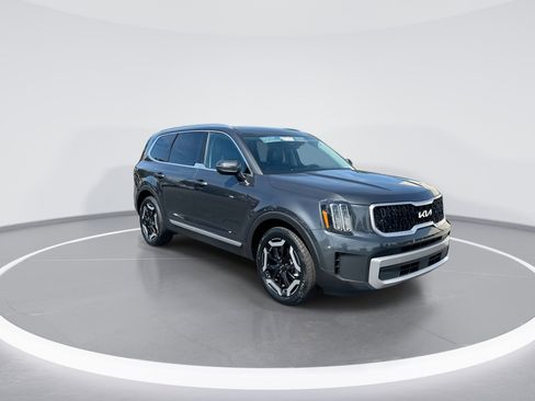 Used 2023 Kia Telluride EX w/ EX Captain's Chair Package FWD image 2