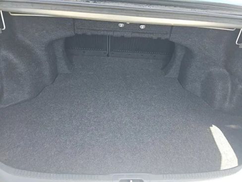 Used 2012 Toyota Camry SE FWD image 11