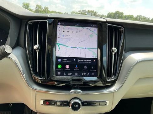 Certified 2025 Volvo XC60 B5 Core AWD/4WD image 21