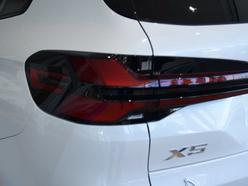 New 2026 BMW X5 xDrive50e w/ Executive Package AWD/4WD image 9