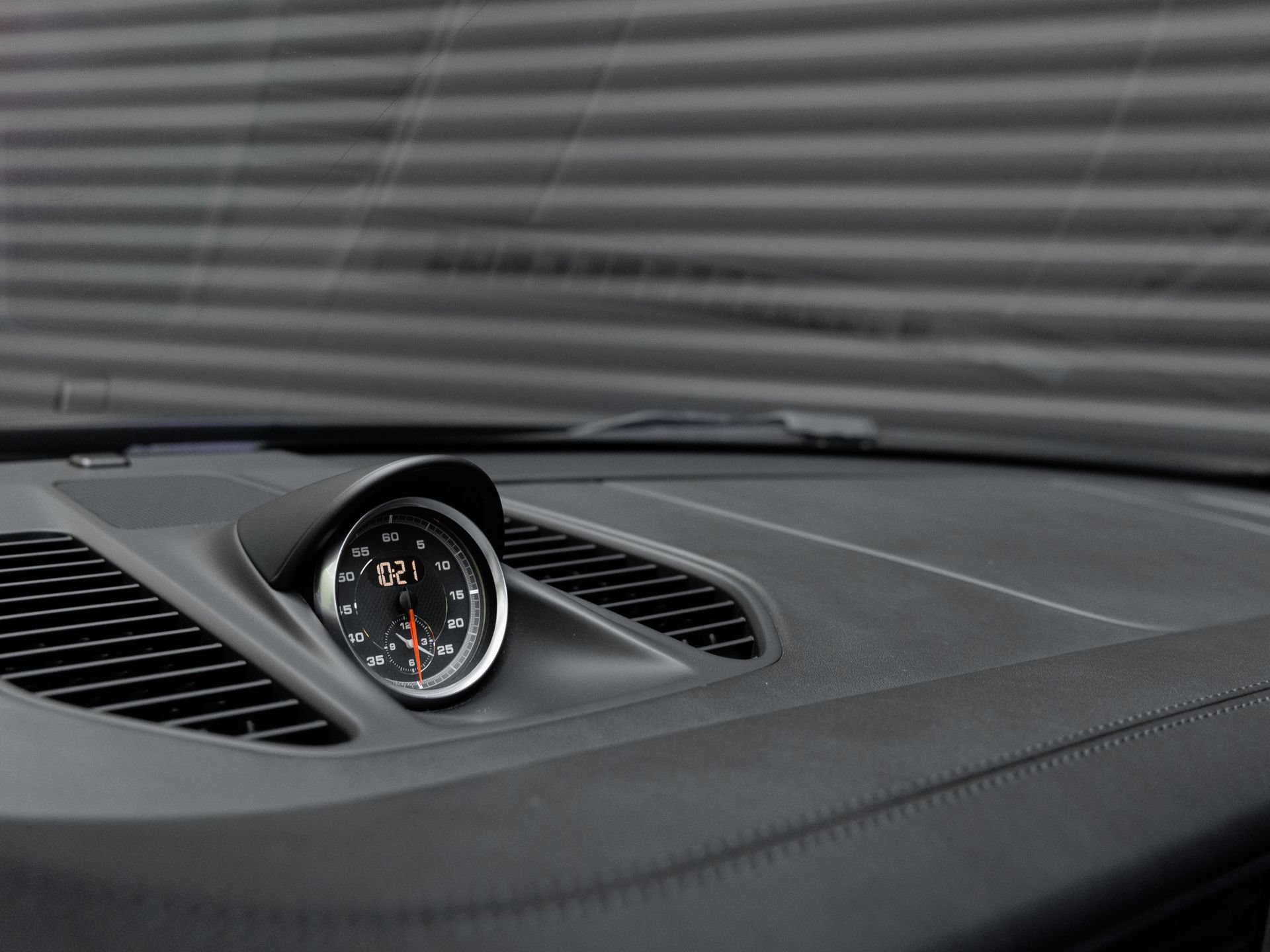 Certified 2018 Porsche 911 Turbo AWD/4WD image 18