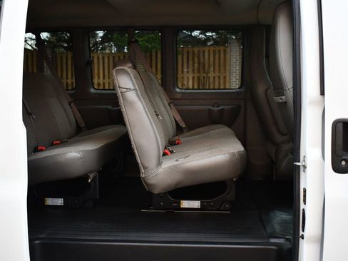 Used 2022 Chevrolet Express 3500 LS image 41