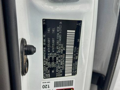 Used 2017 Toyota Sienna XLE Premium FWD image 34