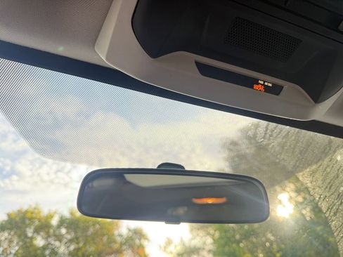 Used 2023 Subaru Crosstrek 2.0i Premium image 19