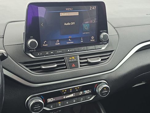 Used 2019 Nissan Altima 2.5 SV image 16