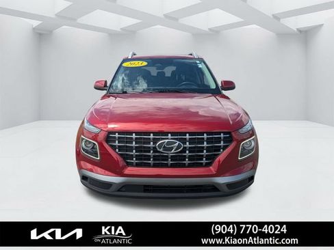 Used 2023 Hyundai Venue Limited w/ Cargo Package FWD image 8