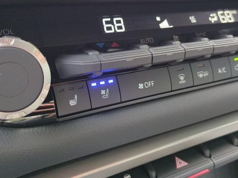 New 2026 Toyota Tundra Limited AWD/4WD image 22