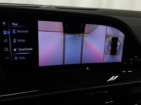 Used 2022 Cadillac Escalade Premium Luxury image 33