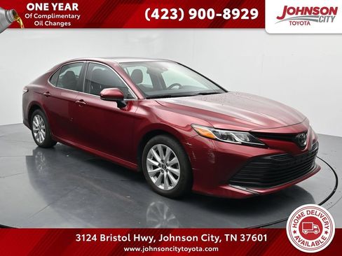 Used 2019 Toyota Camry LE FWD image 1