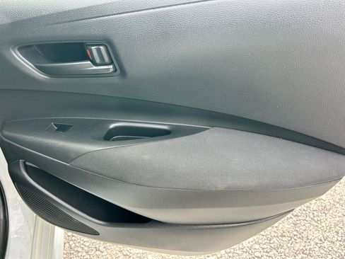 Used 2022 Toyota Corolla LE FWD image 11