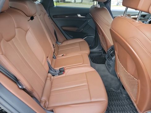 Used 2020 Audi Q5 2.0T Premium Plus w/ Premium Plus Package image 16