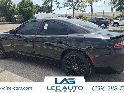 Used 2016 Dodge Charger SXT w/ Plus Group RWD image 2