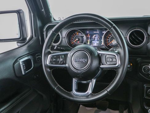Used 2022 Jeep Gladiator Overland w/ Popular Equipment Package AWD/4WD image 13