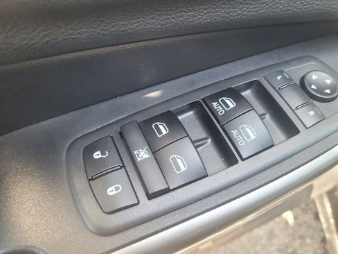 Used 2019 Jeep Cherokee High Altitude AWD/4WD image 27