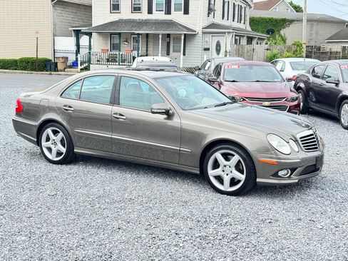 Used 2009 Mercedes-Benz E 350 4MATIC Sedan image 4