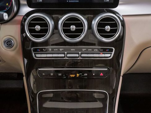 Used 2021 Mercedes-Benz GLC 300 image 19