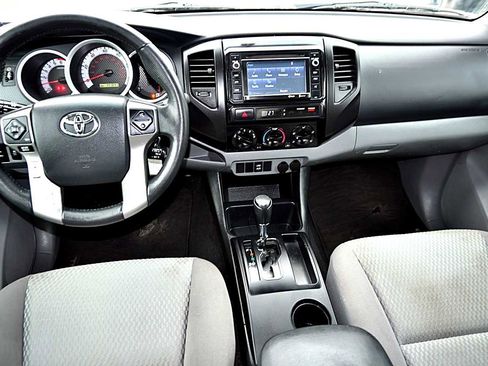 Used 2014 Toyota Tacoma PreRunner image 12