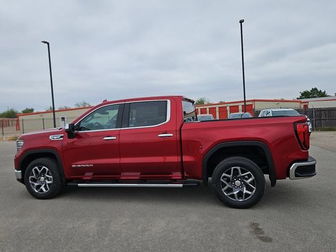 New 2026 GMC Sierra 1500 SLT image 2