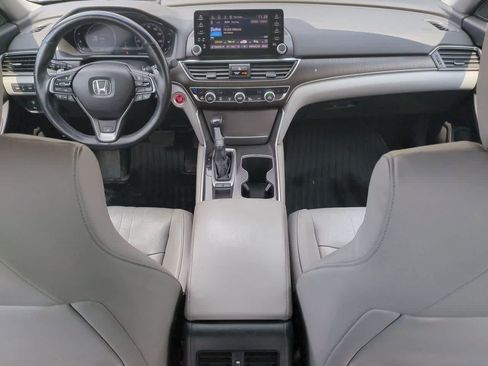 Used 2018 Honda Accord Touring image 14
