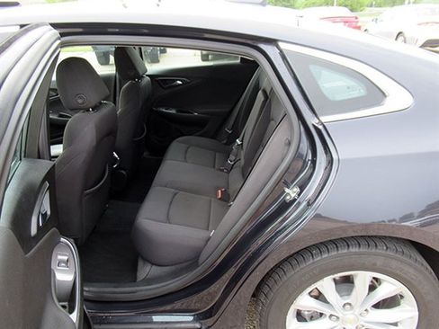 Used 2022 Chevrolet Malibu LT image 15