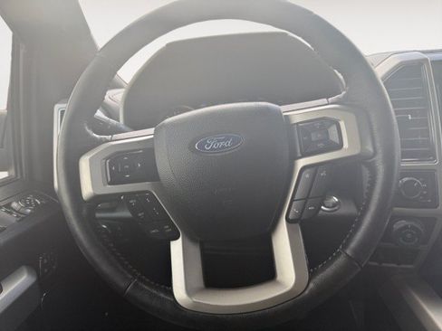 Used 2019 Ford F150 Lariat w/ Equipment Group 502A Luxury AWD/4WD image 10