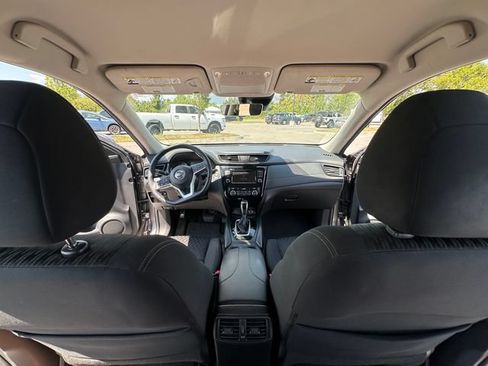 Used 2019 Nissan Rogue SV FWD image 23