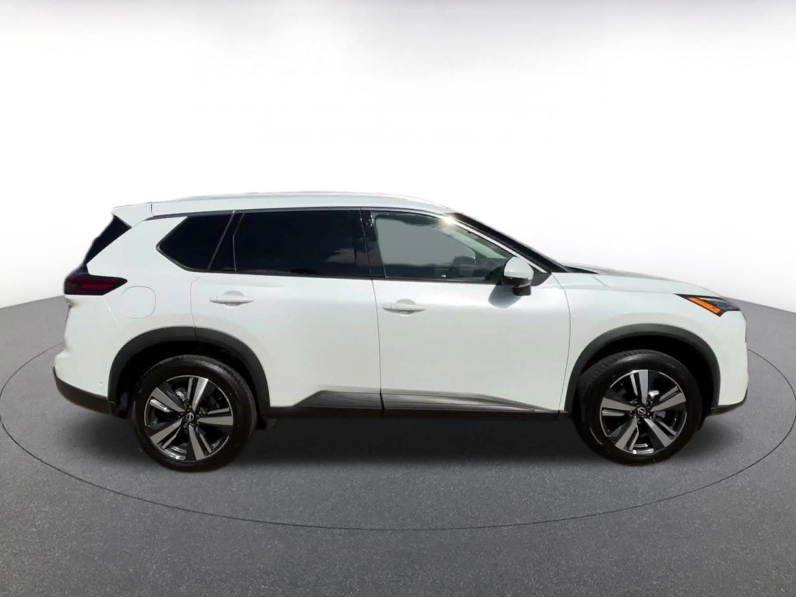 Used 2026 Nissan Rogue SL AWD/4WD image 15