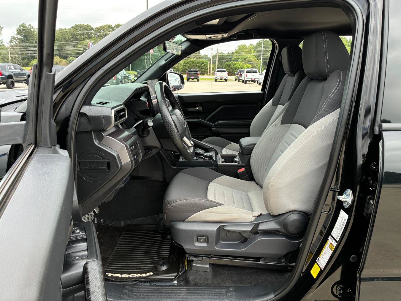 Used 2025 Toyota Tacoma TRD Sport AWD/4WD image 10