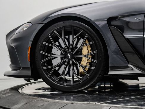 Used 2023 Aston Martin V12 Vantage RWD image 90