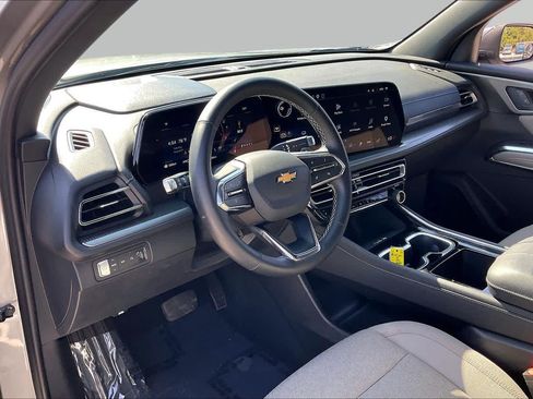 Used 2026 Chevrolet Traverse LT w/ Driver Confidence Package AWD/4WD image 17
