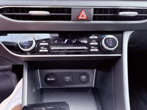 Used 2022 Hyundai Sonata SEL image 15