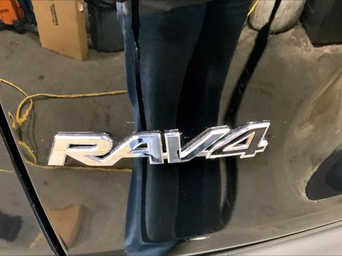 Certified 2025 Toyota RAV4 LE AWD/4WD image 31