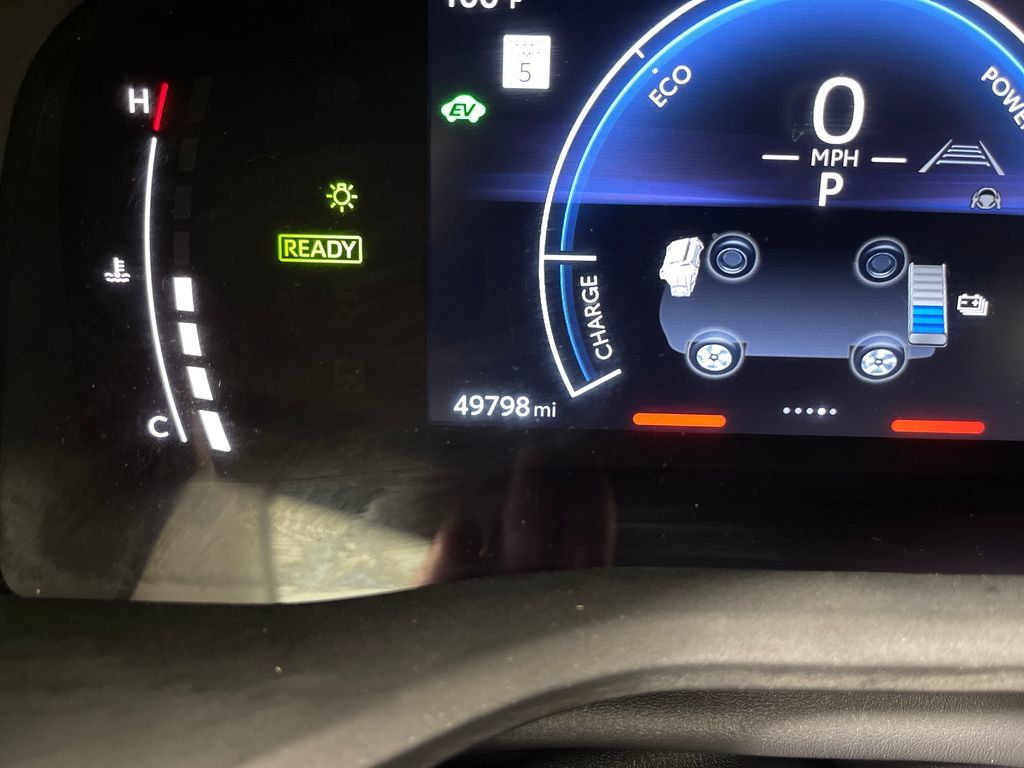 Used 2025 Toyota Camry LE FWD image 19