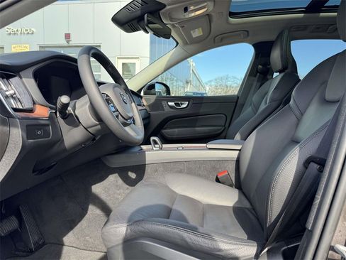 Certified 2023 Volvo XC60 B5 Plus image 13
