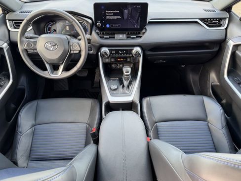 Used 2025 Toyota RAV4 XSE AWD/4WD image 12