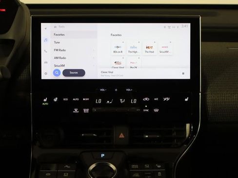 Used 2023 Subaru Solterra AWD image 27