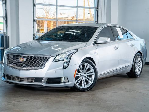 Used 2018 Cadillac XTS Luxury image 2