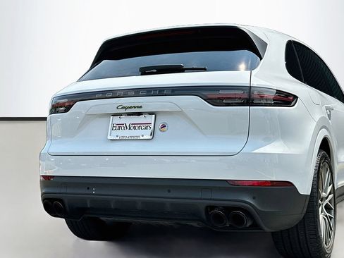 Certified 2023 Porsche Cayenne Platinum Edition AWD/4WD image 34