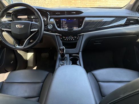 Certified 2025 Cadillac XT6 Premium Luxury image 24