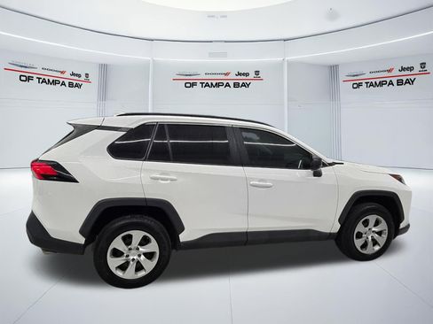 Used 2021 Toyota RAV4 LE AWD/4WD image 7