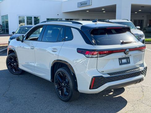New 2026 Volkswagen Tiguan SE R-Line image 10