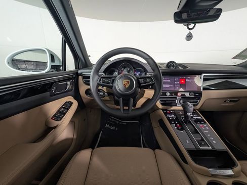 New 2026 Porsche Macan image 21