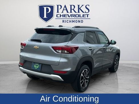 Used 2025 Chevrolet TrailBlazer LT AWD/4WD image 7