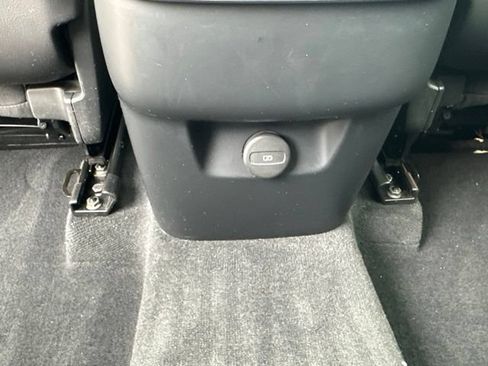 Certified 2024 Volvo XC90 B6 Plus AWD/4WD image 16