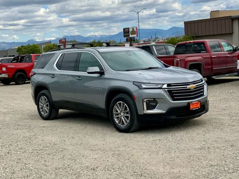 Used 2023 Chevrolet Traverse LT w/ Rear Camera Mirror Package AWD/4WD image 7