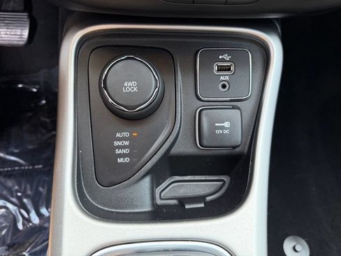 Used 2018 Jeep Compass Latitude w/ Popular Equipment Group AWD/4WD image 30