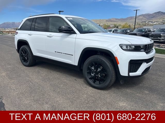 New 2026 Jeep Grand Cherokee Altitude AWD/4WD image 1