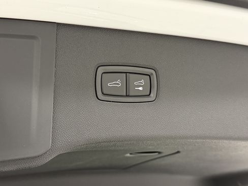 Certified 2024 Porsche Cayenne AWD/4WD image 64